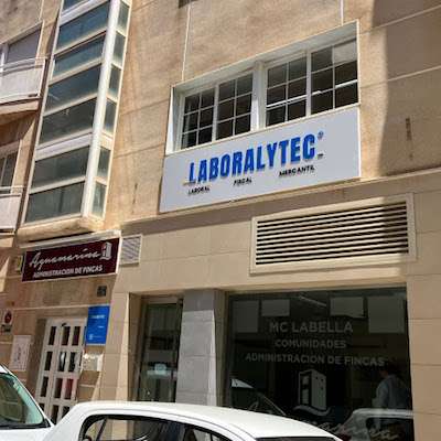 2025-05-28 Sede de la asesoría Laboralytec en el centro de Almería